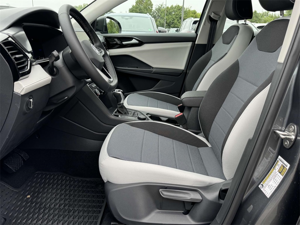 2025 Volkswagen Taos S photo 10