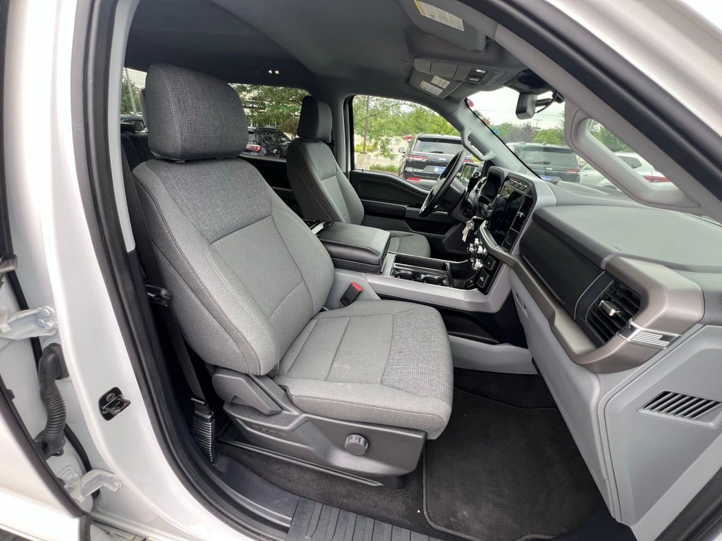 2024 Ford F-150 XLT photo 24