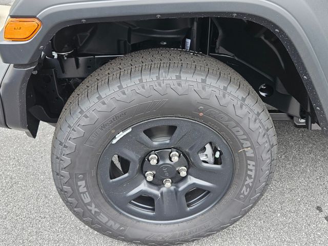 2025 Jeep Wrangler Sport photo 18