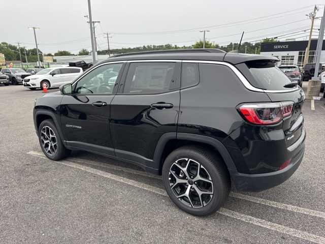 2025 Jeep Compass Limited photo 3