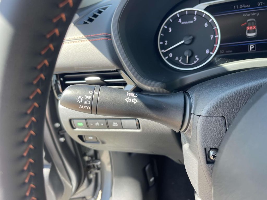 2025 Nissan Sentra SR photo 19