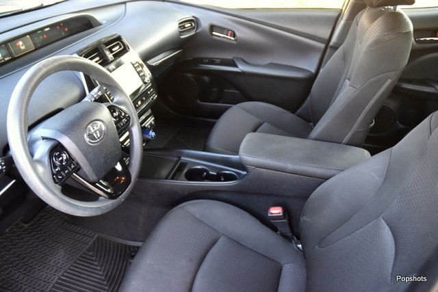 2021 Toyota Prius L photo 8