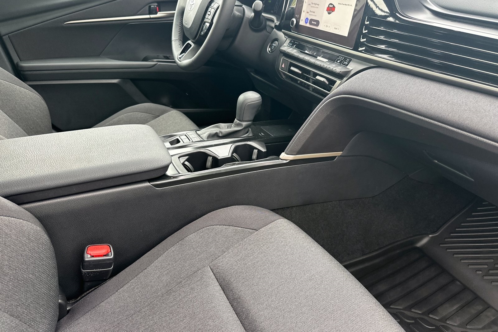 2025 Toyota Camry LE photo 13