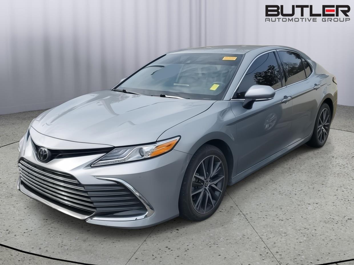 2024 Toyota Camry XLE's photo