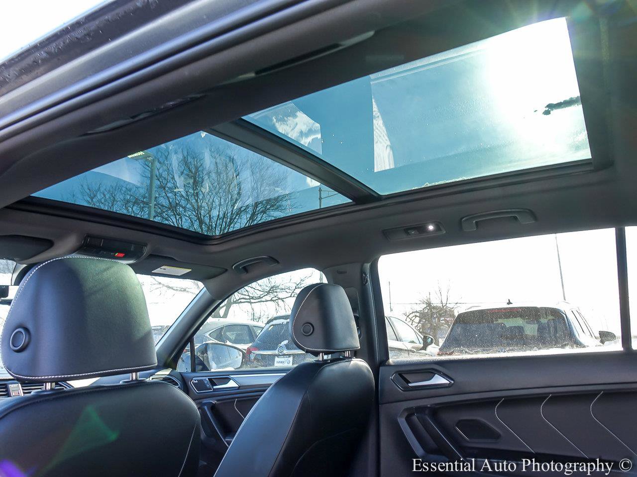 2023 VOLKSWAGEN TIGUAN - Image 10