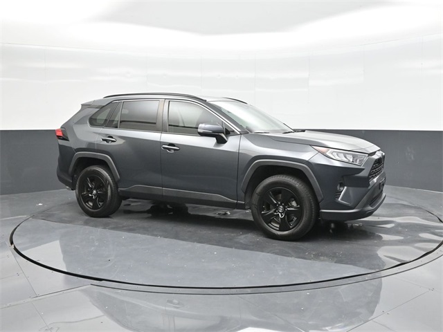2020 Toyota RAV4 XLE photo 13
