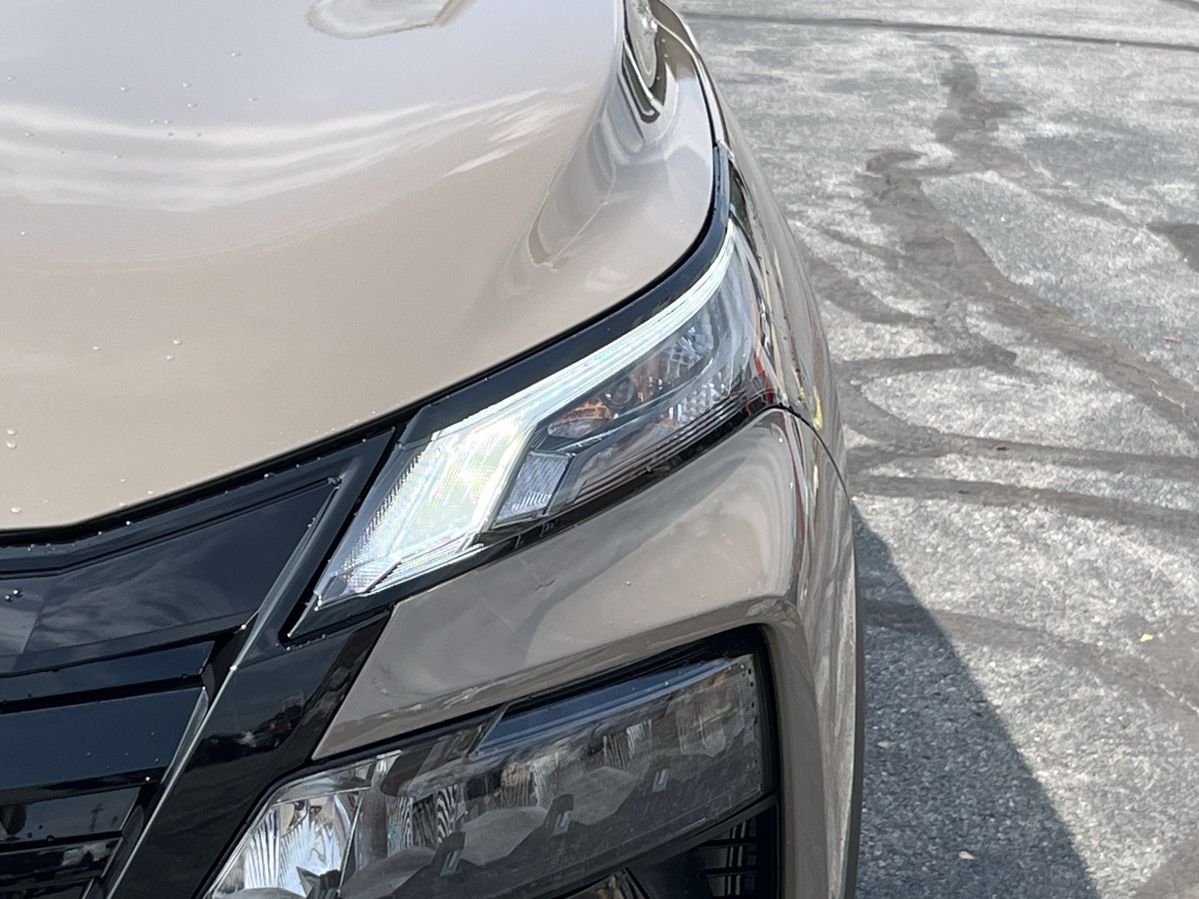 2026 Nissan Rogue SV photo 2