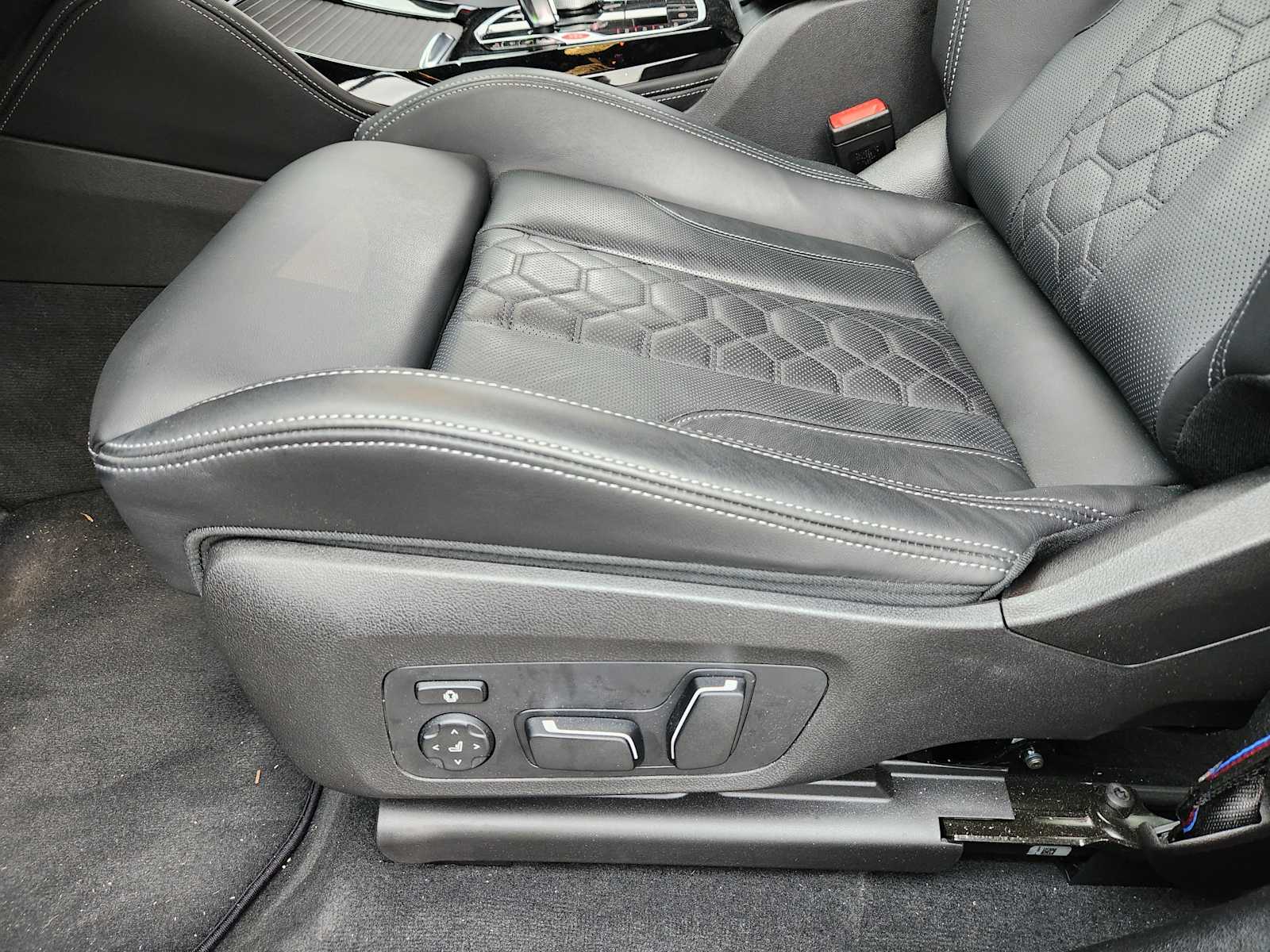 Certified Used 2024 Black Sapphire Metallic BMW  image 19