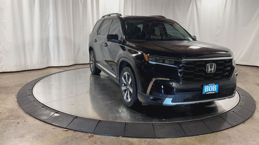 2023 Honda Pilot Touring photo 3