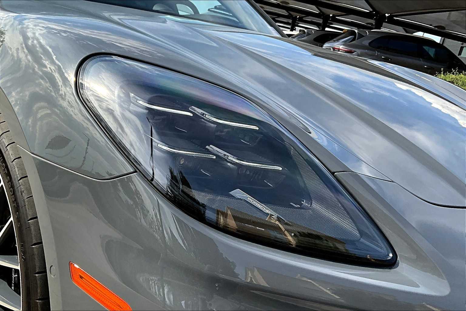 2025 Porsche Panamera 4 photo 12