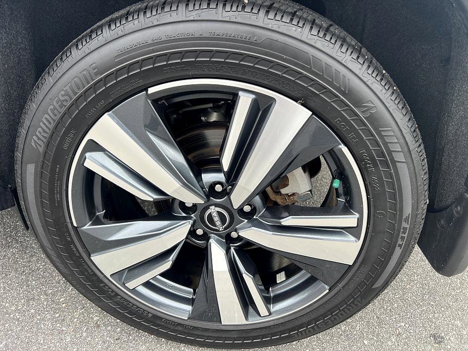 2023 Nissan Rogue SL photo 10