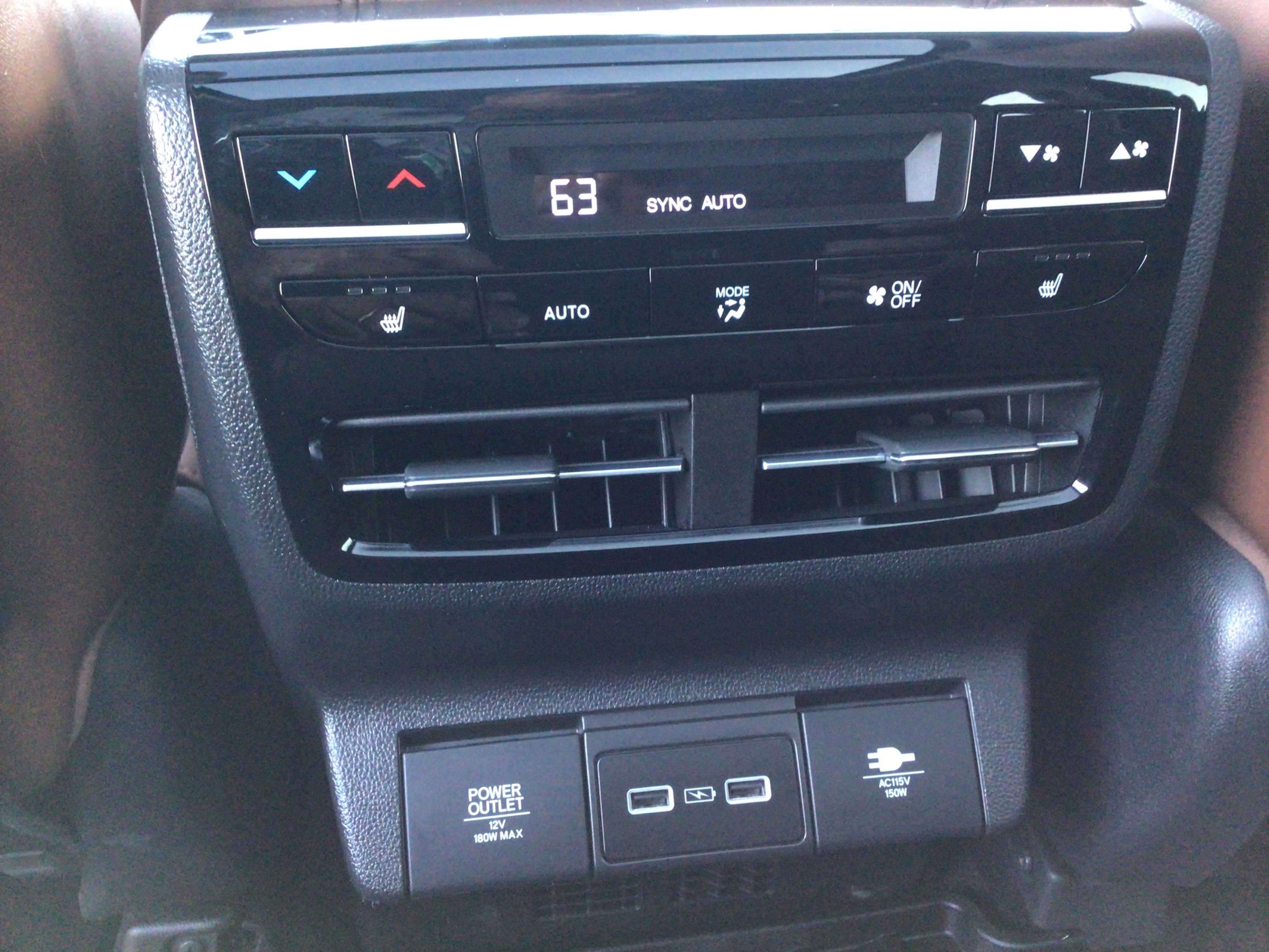 2023 Acura MDX SH-AWD Advance photo 17