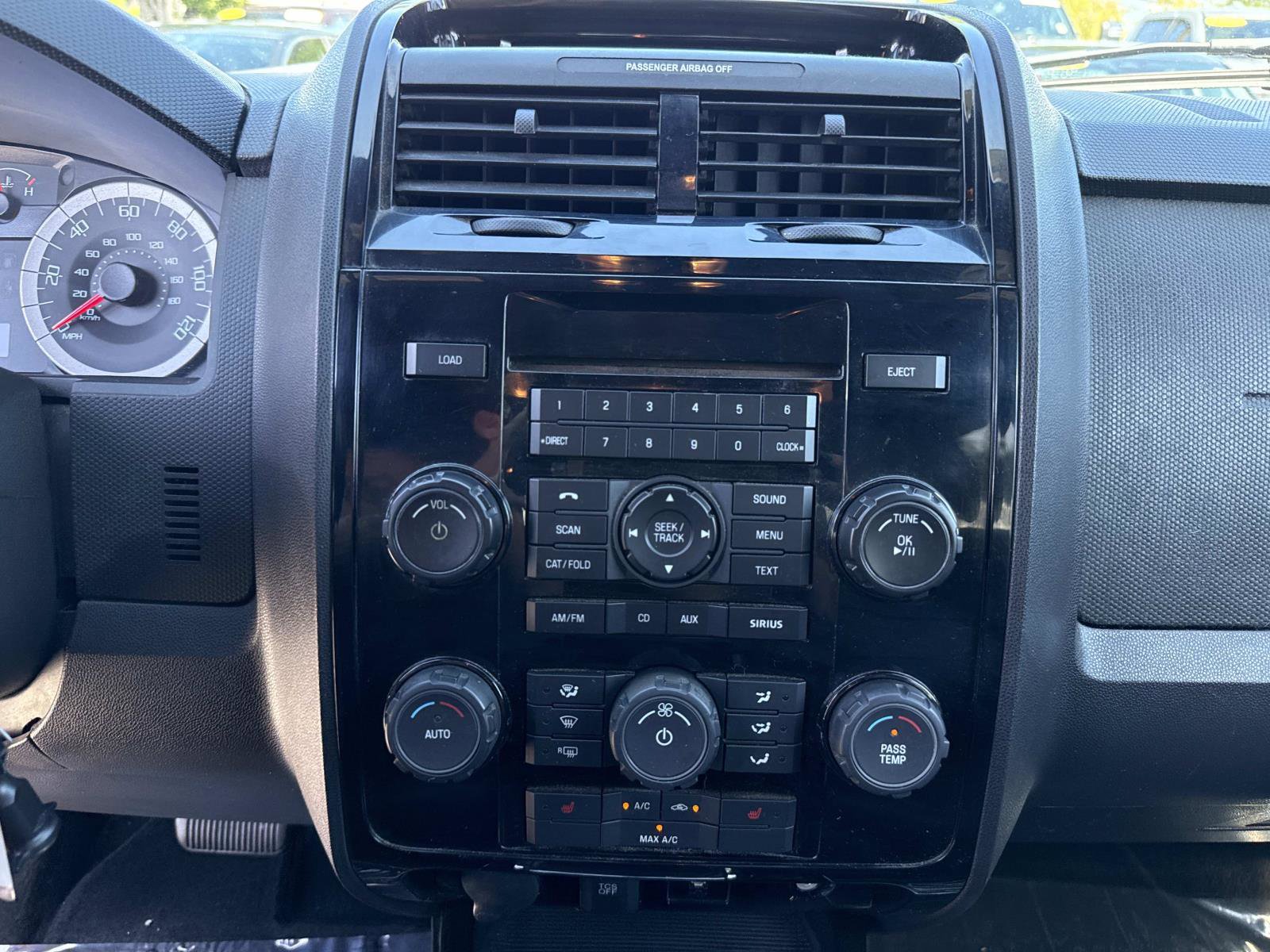 2011 Ford Escape Limited photo 25