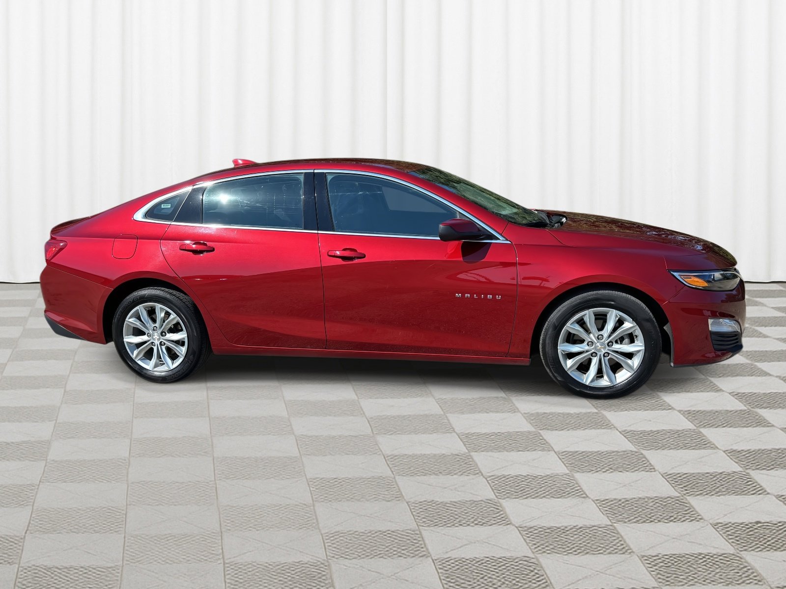 2024 Chevrolet Malibu 1LT photo 2