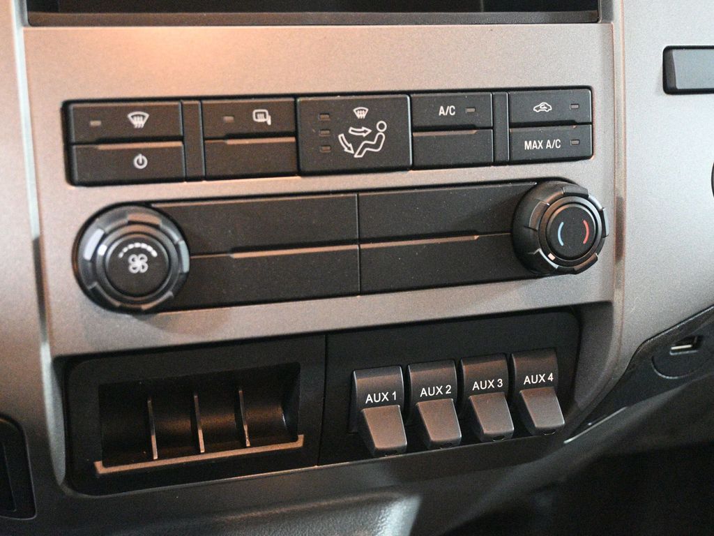 2025 Ford F-650 Base photo 14