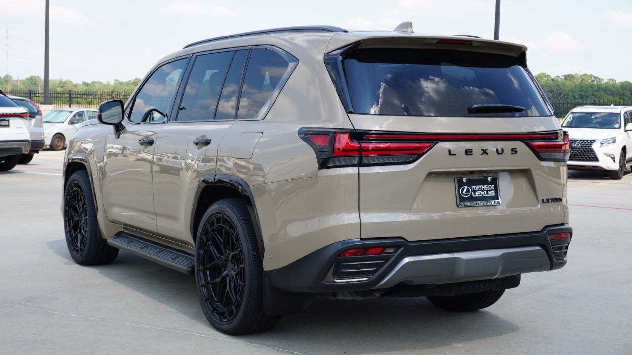 2025 Lexus LX photo 8