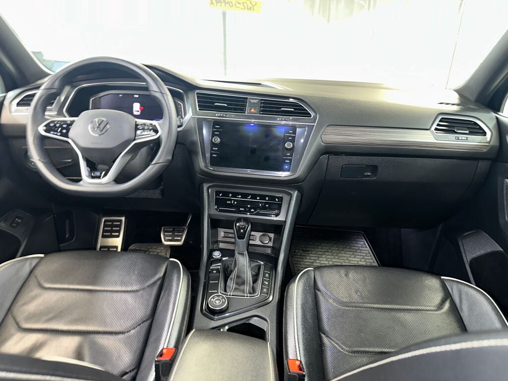 2022 Volkswagen Tiguan SEL Premium R-Line photo 26