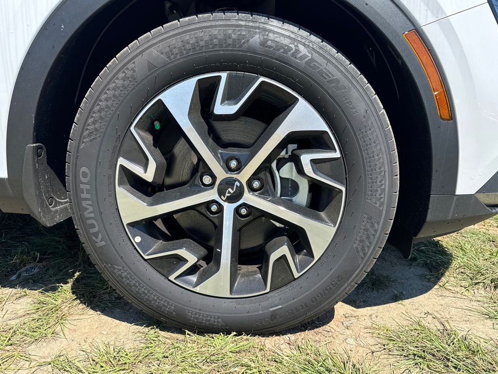 2025 Kia Sportage EX photo 11