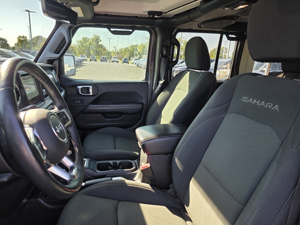 2018 Jeep Wrangler Unlimited Sahara photo 3