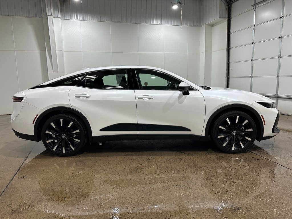 2025 Toyota Crown Platinum photo 3