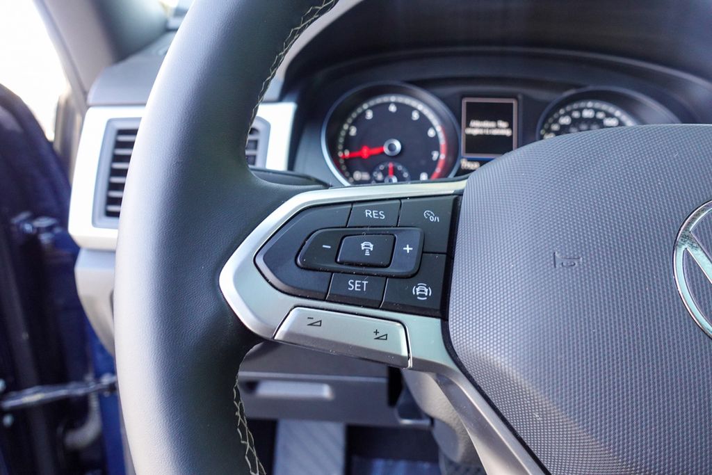 2021 Volkswagen Atlas Cross Sport V6 SE Technology photo 20