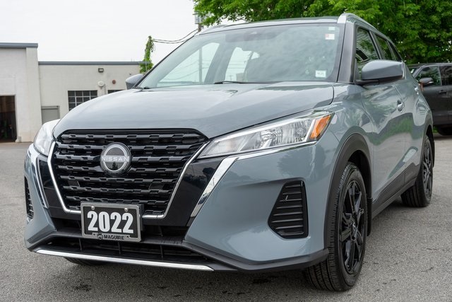 2022 Nissan Kicks SV photo 2