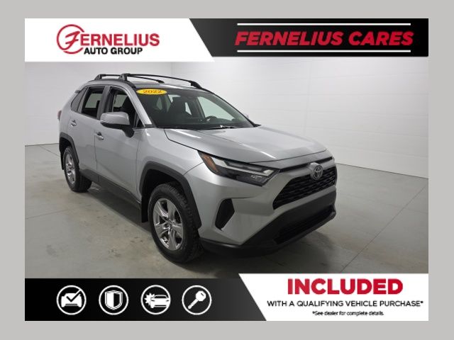 2022 Toyota RAV4 XLE's photo