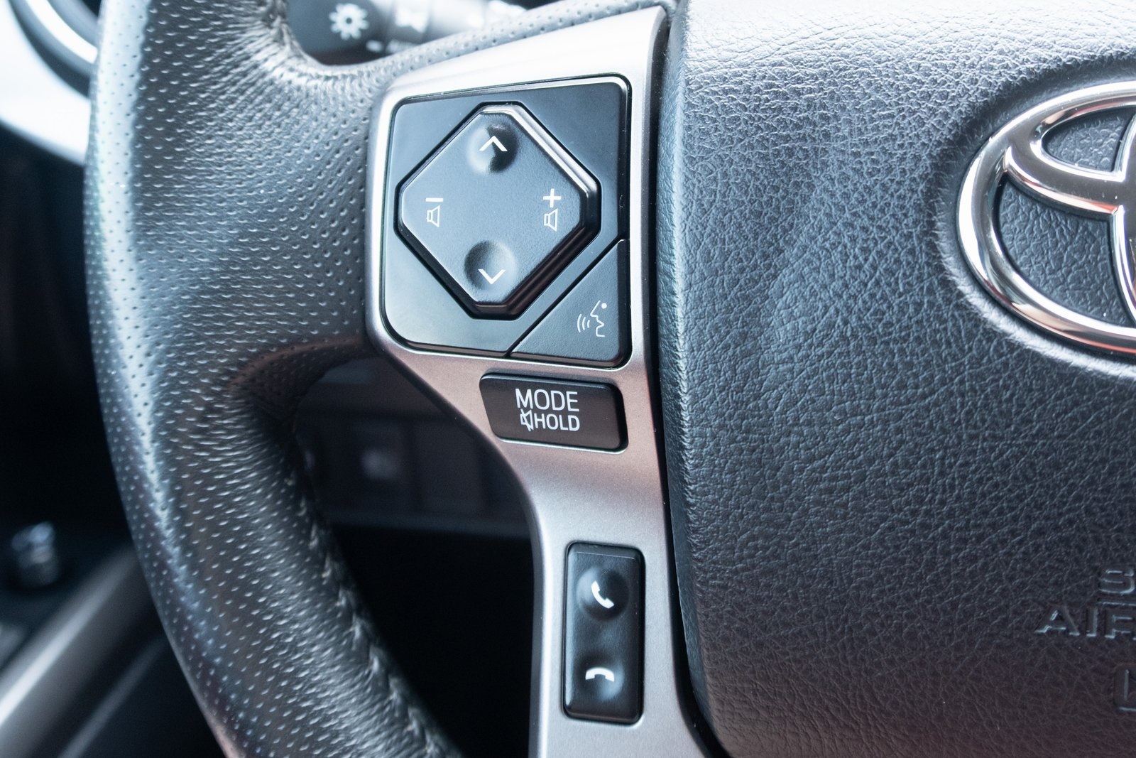 2022 Toyota Tacoma SR5 photo 5