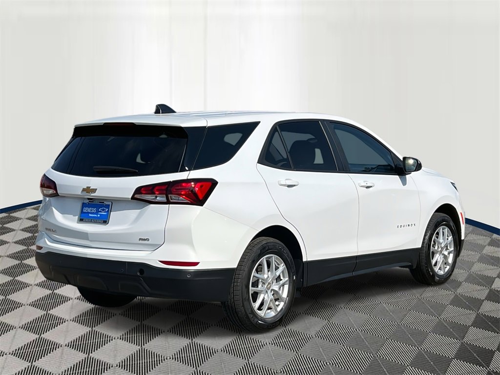 2023 Chevrolet Equinox LS photo 5