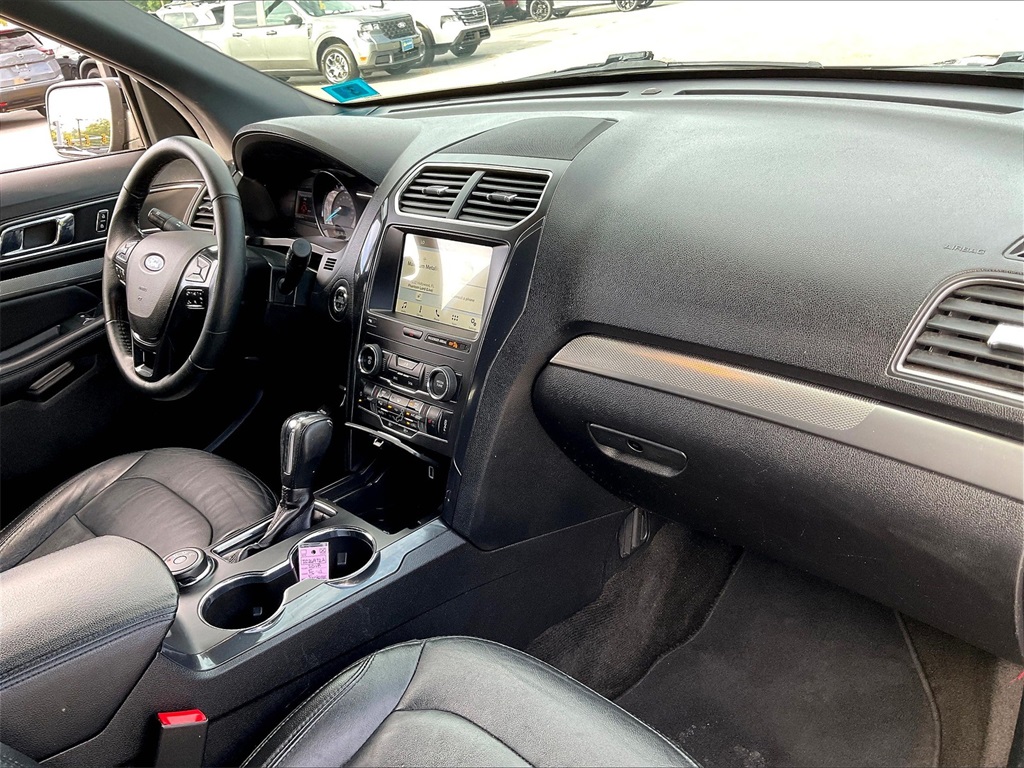 2018 Ford Explorer XLT photo 13