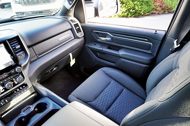 New 2026 Granite Crystal Metallic Clear-Coat Exterior Paint RAM Big Horn/Lone Star image 28