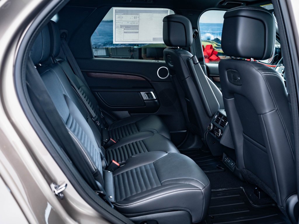 2025 Land Rover Discovery SE photo 36