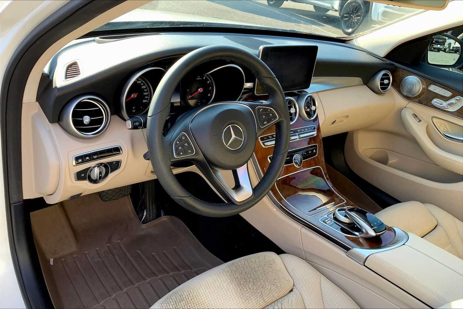 2015 Mercedes Benz C 300 4MATIC photo 15
