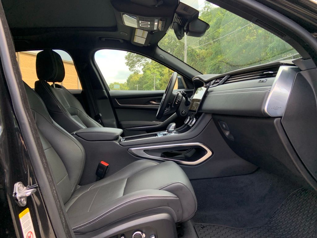 2025 Jaguar F-PACE P250 R-Dynamic S photo 18