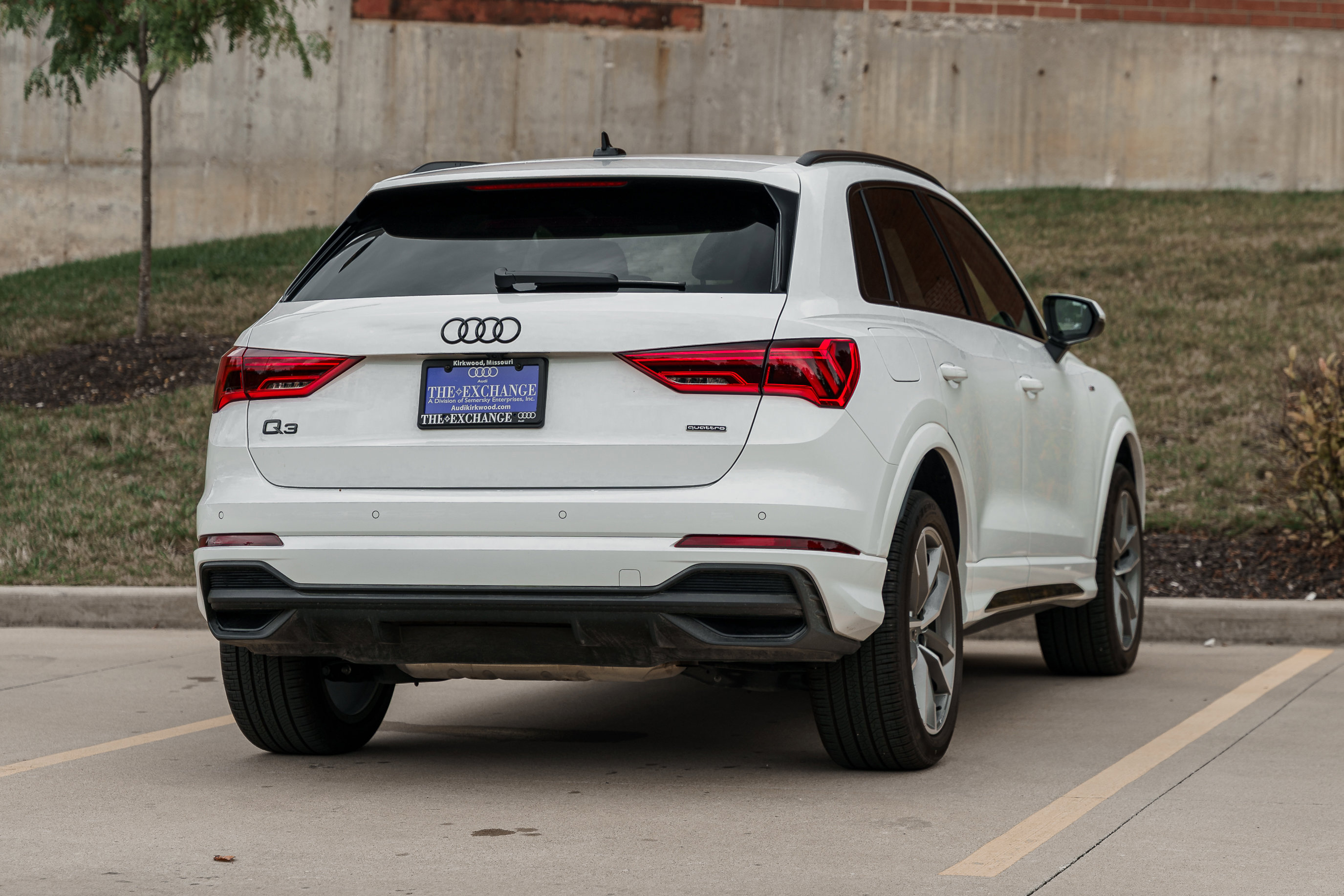 2025 Audi Q3 S line Premium photo 4
