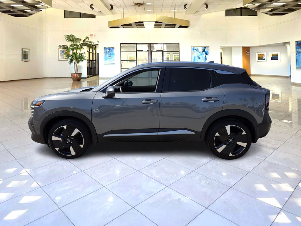 2025 Nissan Kicks SR photo 4