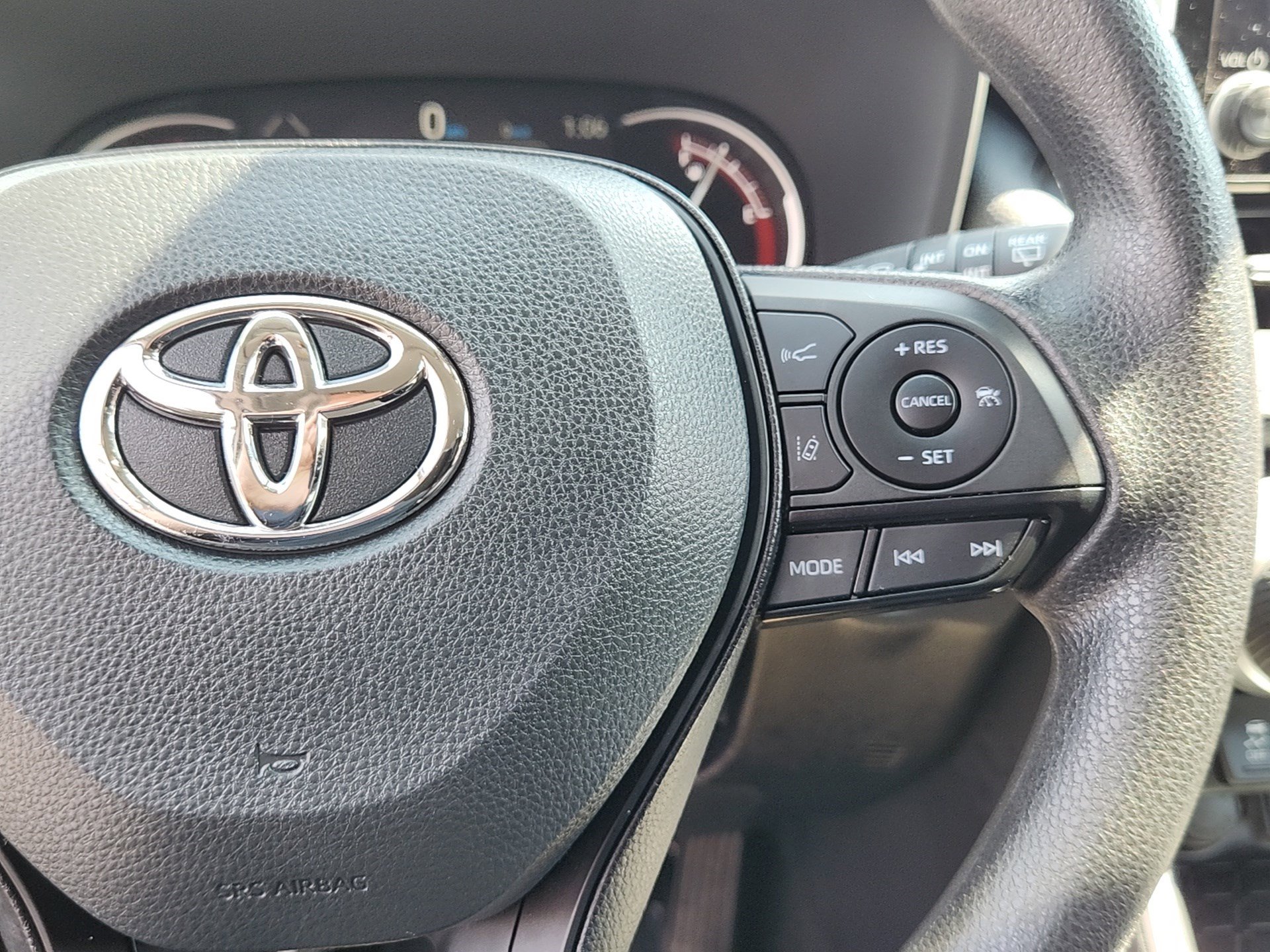 2025 Toyota RAV4 XLE photo 14