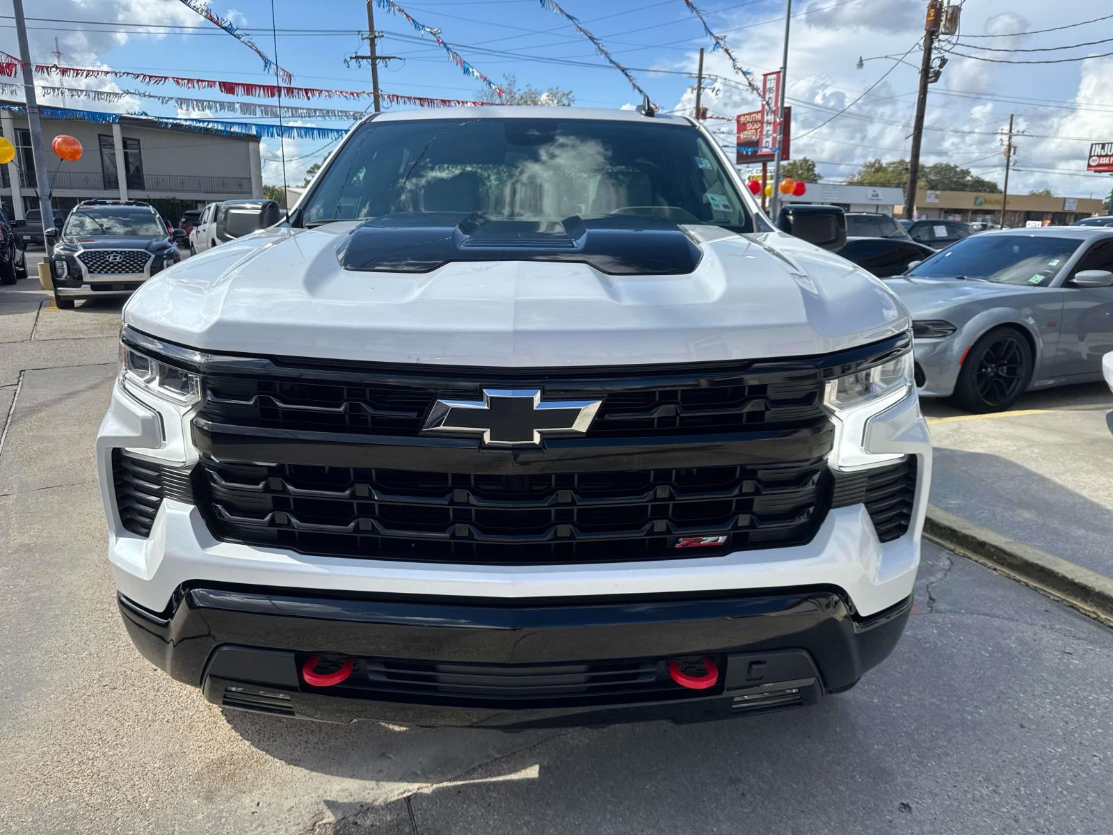 2023 Chevrolet Silverado 1500 LT Trail Boss photo 2
