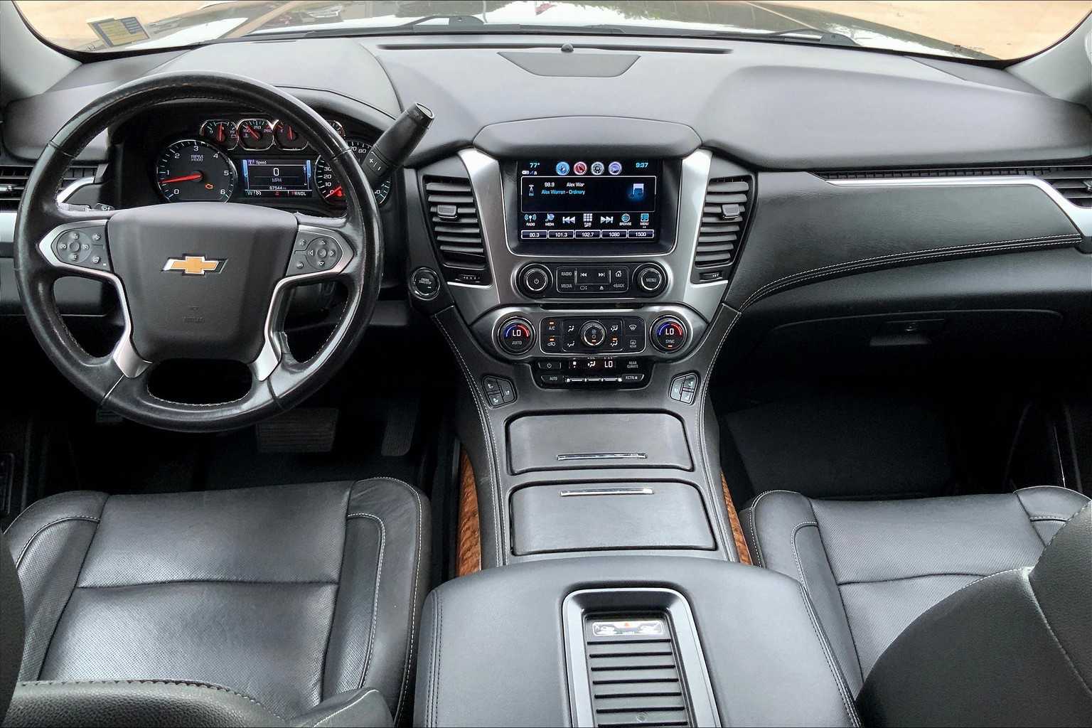 2020 Chevrolet Suburban Premier photo 12
