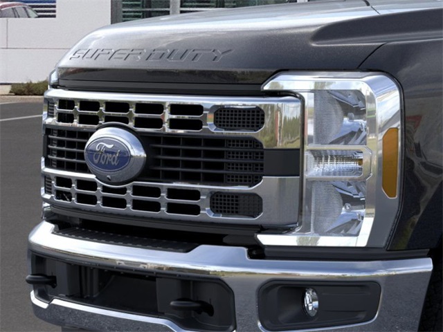 2025 Ford F-350 photo 16