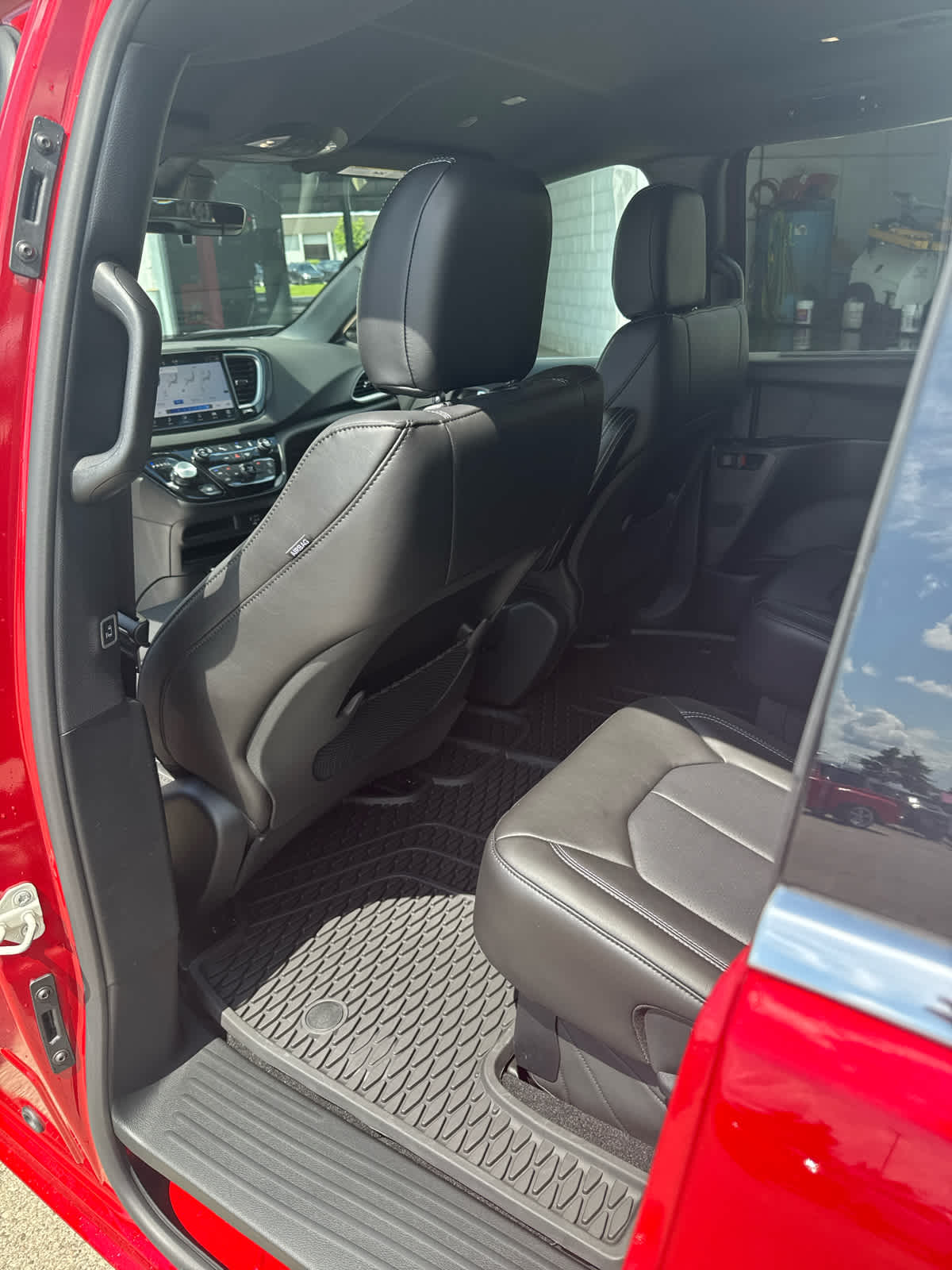 2026 Chrysler Voyager LX photo 13