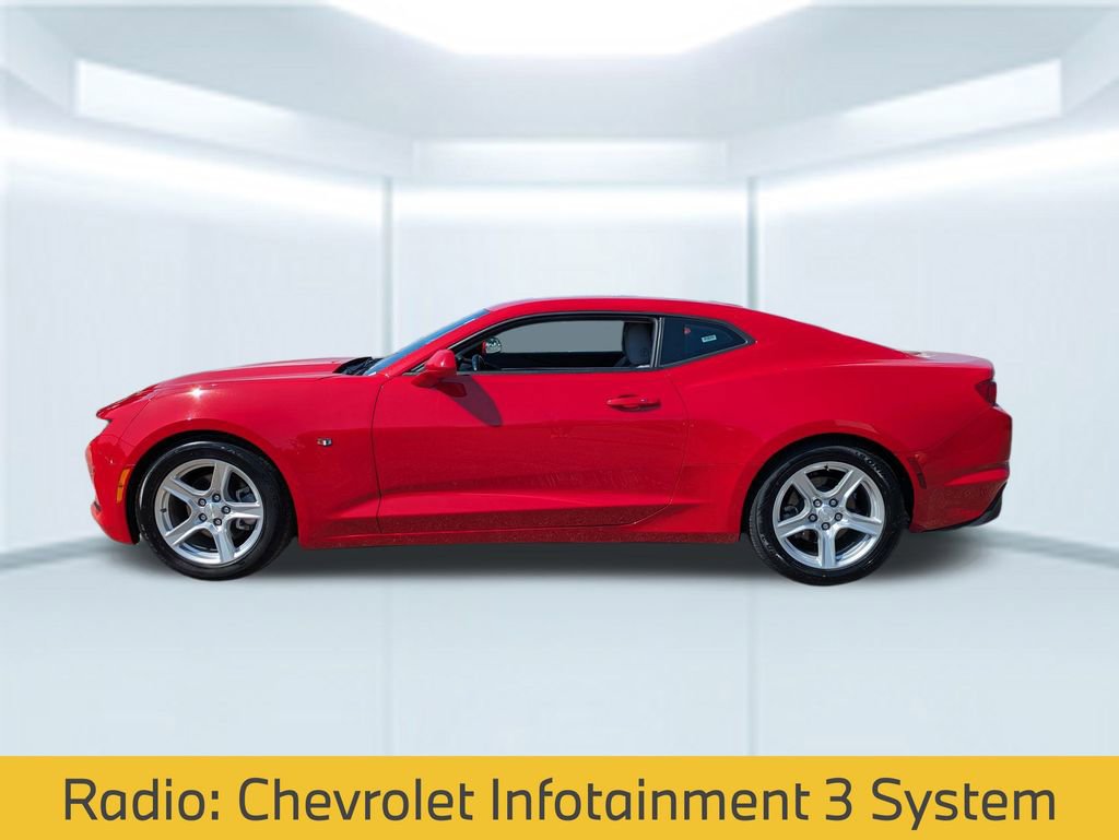 2023 Chevrolet Camaro 1LT photo 2