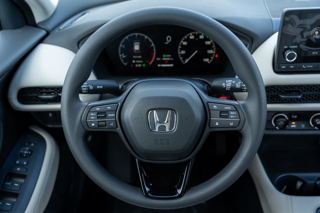 2026 Honda HR-V LX photo 13