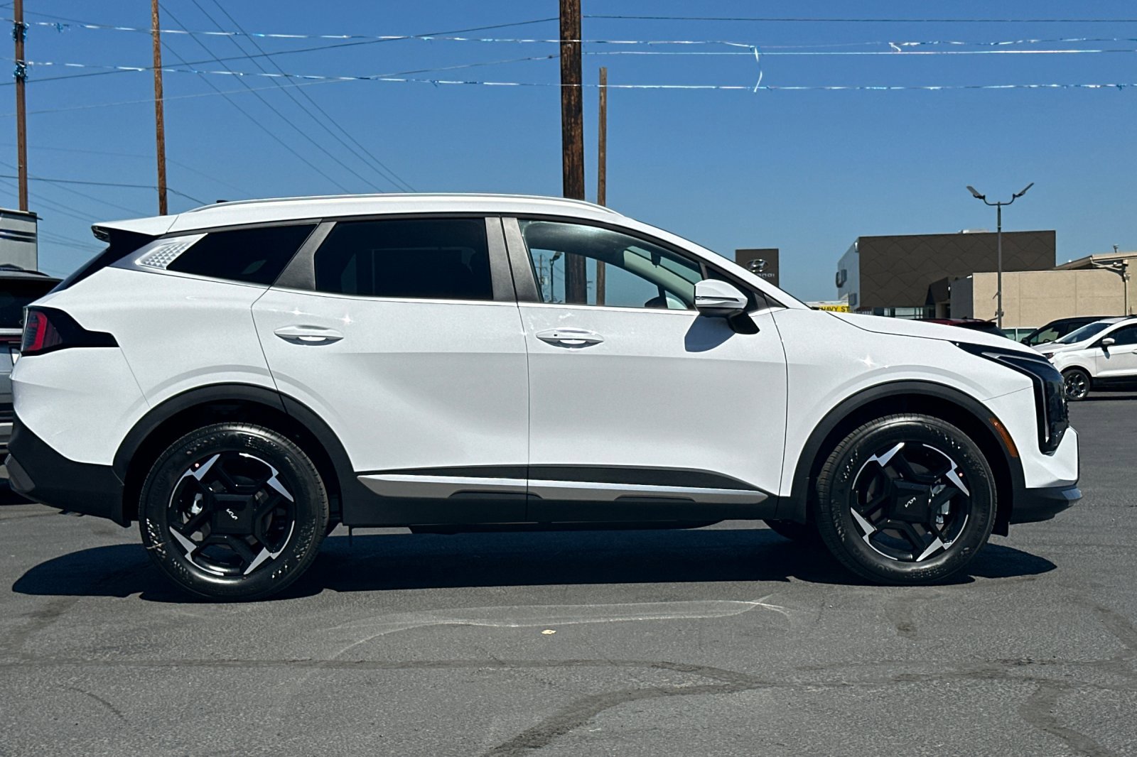 2026 Kia Sportage EX photo 2