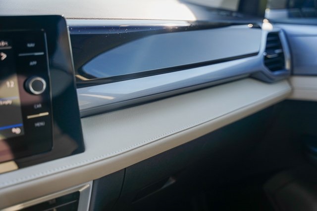 2025 Volkswagen Taos SEL photo 20