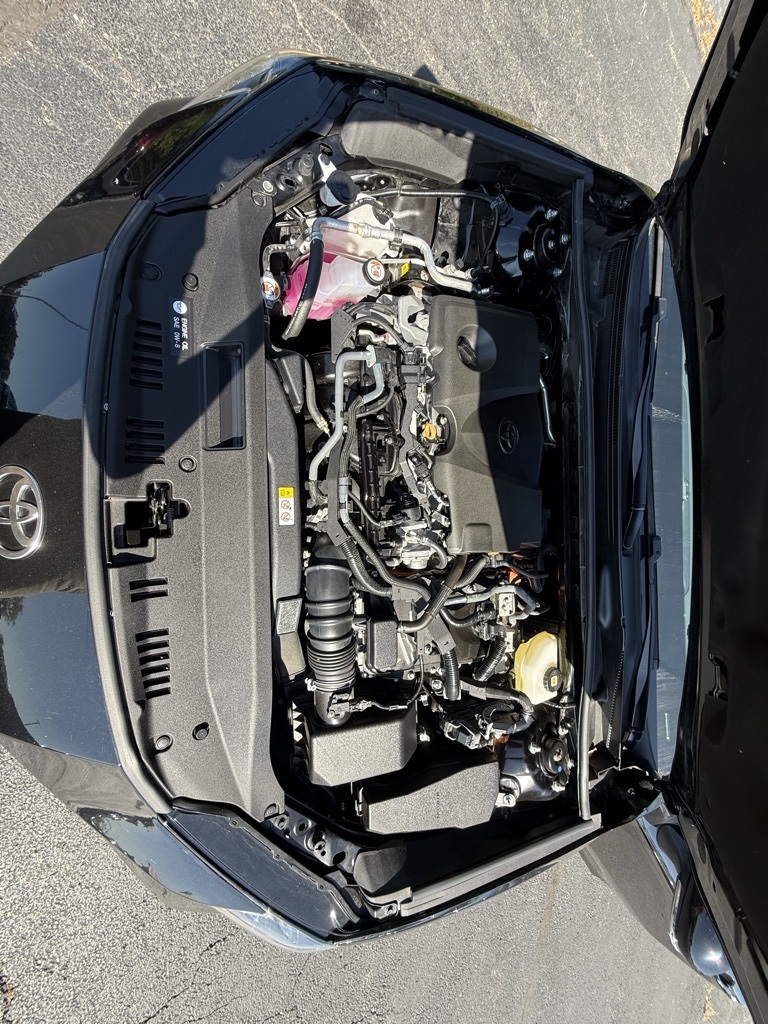 2025 Toyota Camry SE photo 3