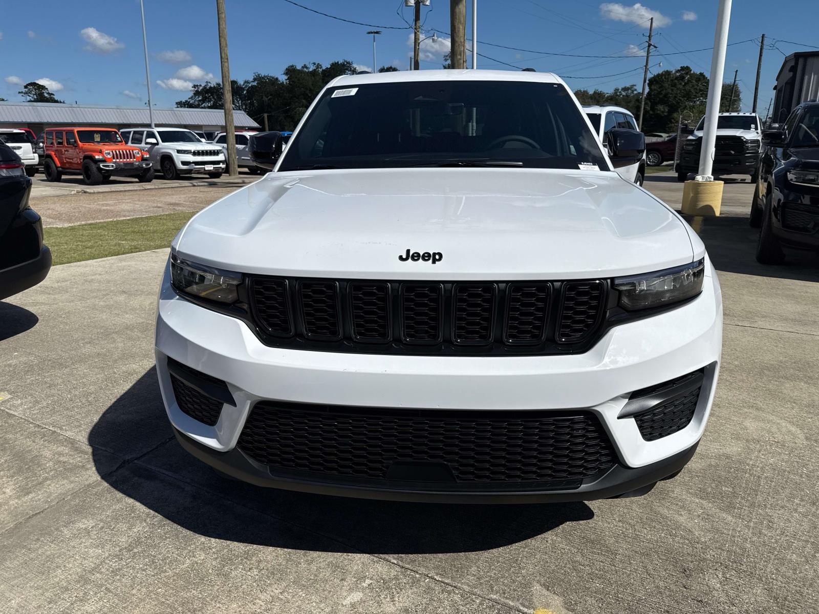 2025 Jeep Grand Cherokee Altitude X photo 2