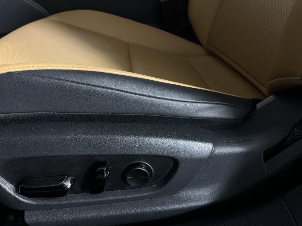 2025 Lexus ES 350 photo 17