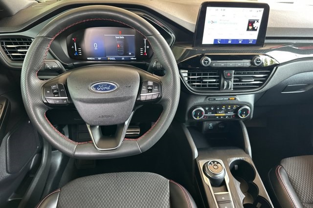 2023 Ford Escape ST-Line photo 14