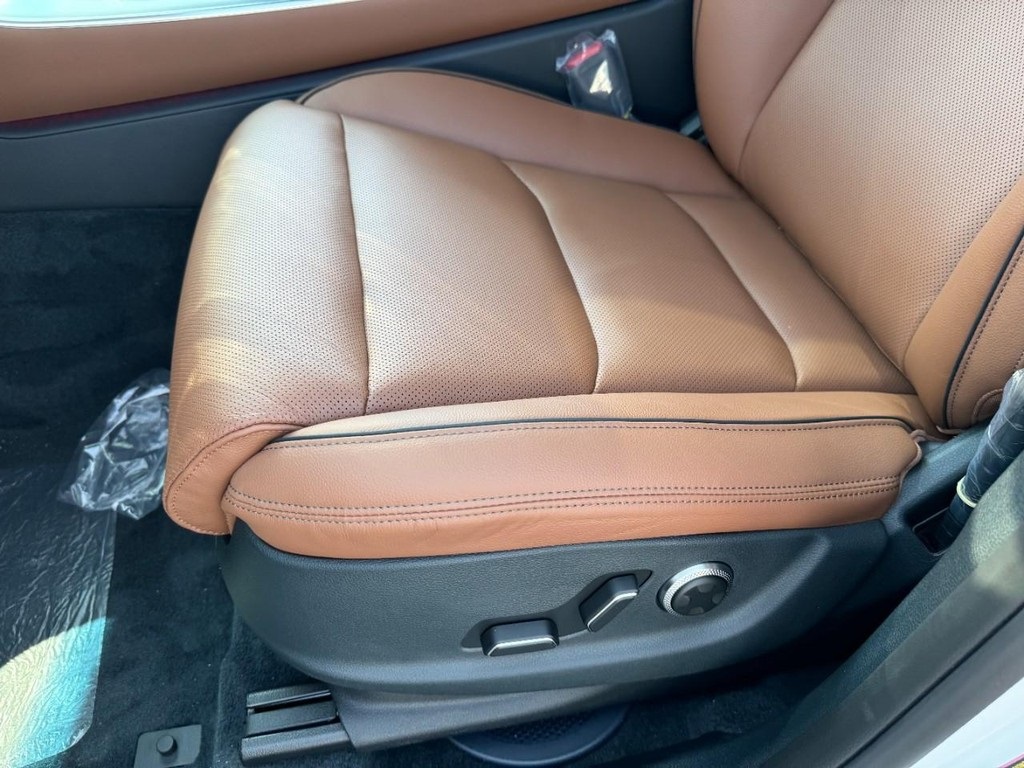 2026 Genesis GV70 2.5T Advanced photo 14